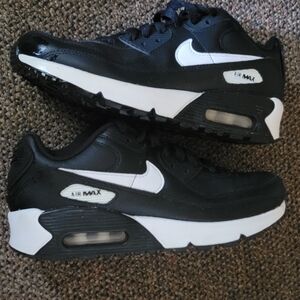 Nike air max 90 youth size 5.5 EUC